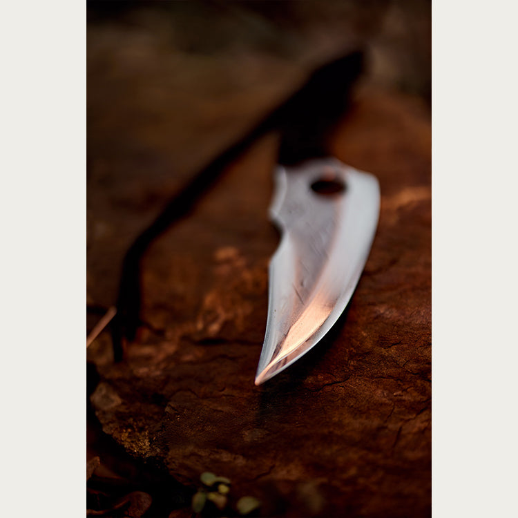 Predator Knife by Almazan Kitchen