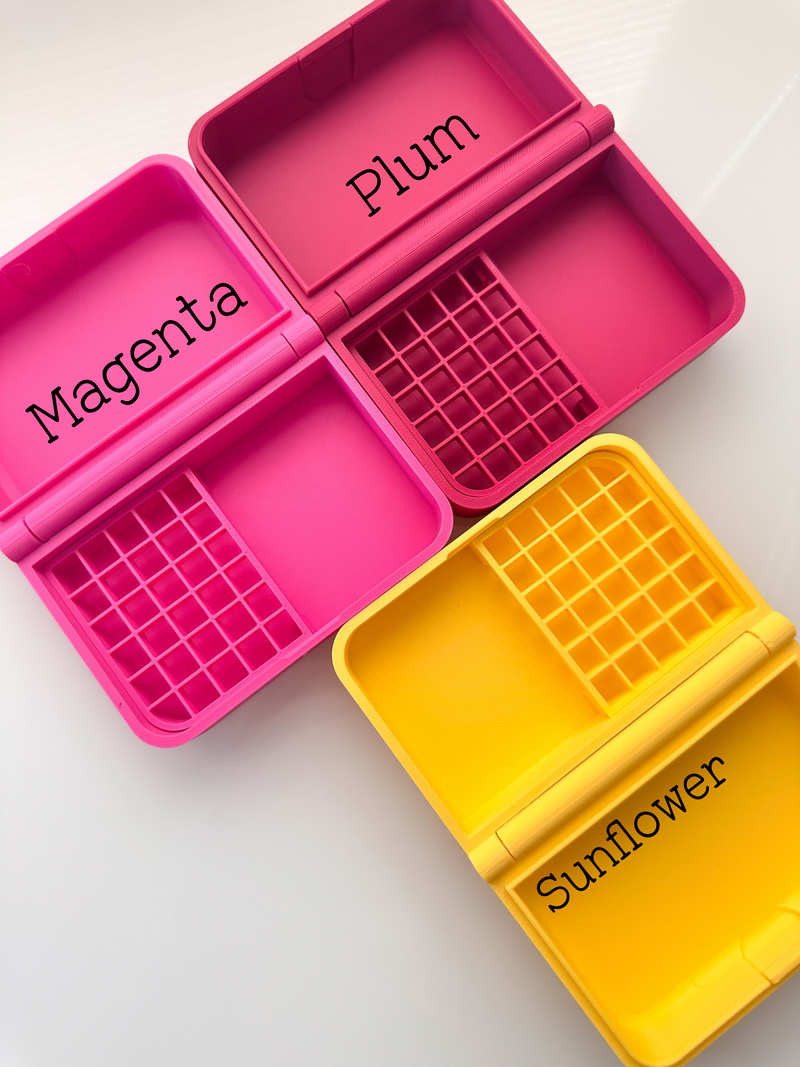 Clasp Cornstarch Compact Container