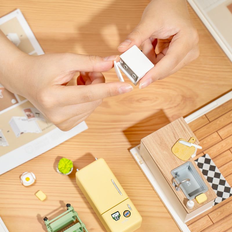 Rolife Happy Meals Kitchen DIY Miniature House DW008